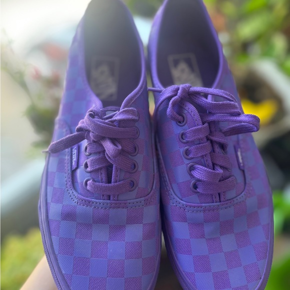 Vans - Picture 2 of 3